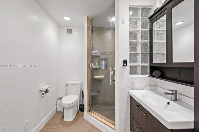 1030 NE 202nd Ter, Miami, FL 33179