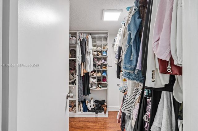 1030 NE 202nd Ter, Miami, FL 33179