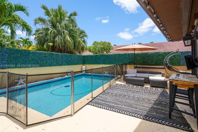 1030 NE 202nd Ter, Miami, FL 33179