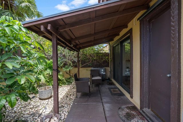 1030 NE 202nd Ter, Miami, FL 33179