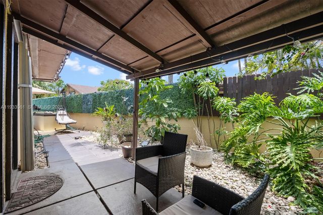 1030 NE 202nd Ter, Miami, FL 33179