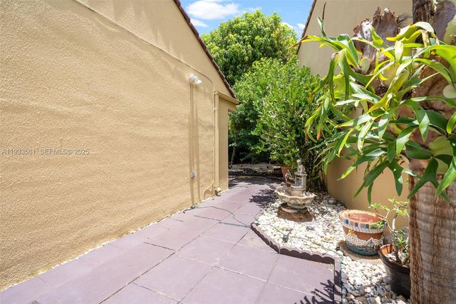 1030 NE 202nd Ter, Miami, FL 33179