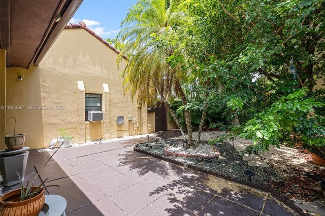 1030 NE 202nd Ter, Miami, FL 33179