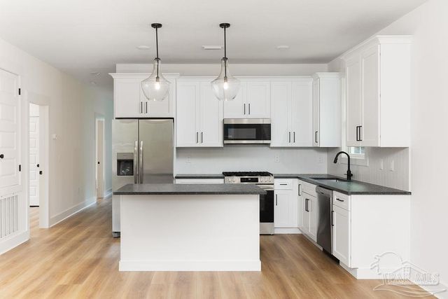 1321 John Carroll Dr, Pensacola, FL 32504