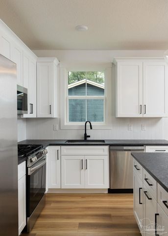 1321 John Carroll Dr, Pensacola, FL 32504