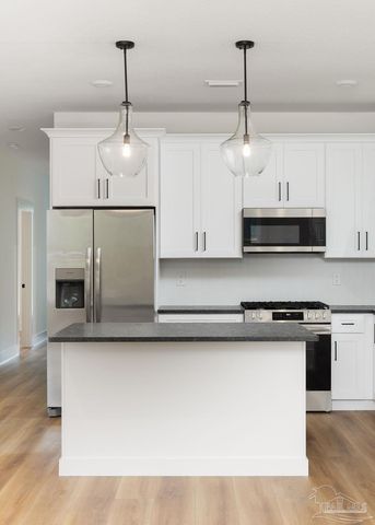 1321 John Carroll Dr, Pensacola, FL 32504