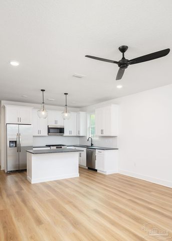 1321 John Carroll Dr, Pensacola, FL 32504