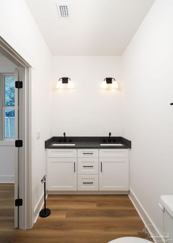 1321 John Carroll Dr, Pensacola, FL 32504