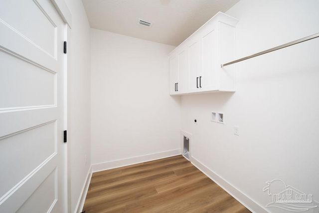 1321 John Carroll Dr, Pensacola, FL 32504