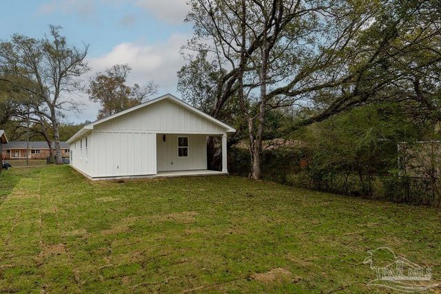 1321 John Carroll Dr, Pensacola, FL 32504