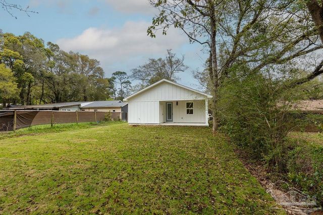 1321 John Carroll Dr, Pensacola, FL 32504