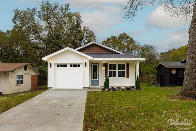 1321 John Carroll Dr, Pensacola, FL 32504