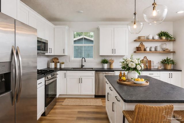 1321 John Carroll Dr, Pensacola, FL 32504