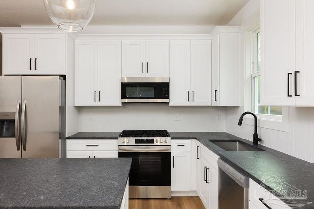 1321 John Carroll Dr, Pensacola, FL 32504