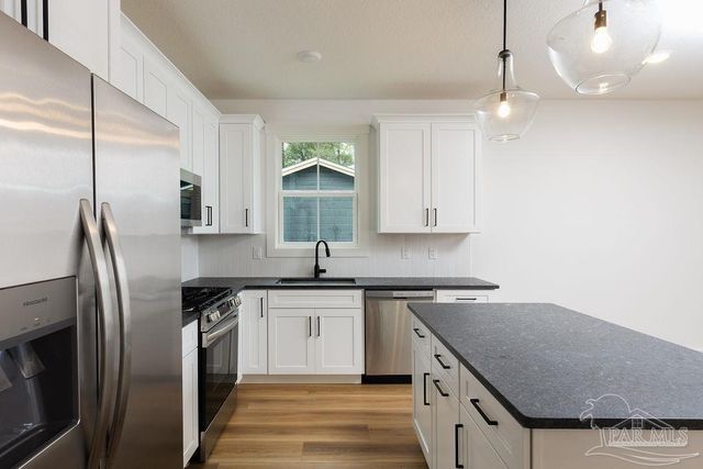 1321 John Carroll Dr, Pensacola, FL 32504