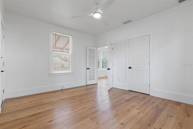 136 N RING AVENUE, Tarpon Springs, FL 34689