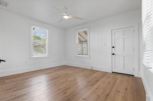 136 N RING AVENUE, Tarpon Springs, FL 34689