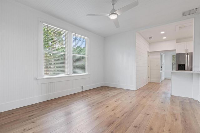 136 N RING AVENUE, Tarpon Springs, FL 34689