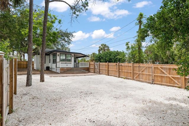 136 N RING AVENUE, Tarpon Springs, FL 34689