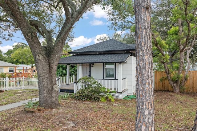 136 N RING AVENUE, Tarpon Springs, FL 34689