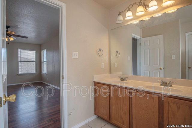 518 Reba, San Antonio, TX 78109