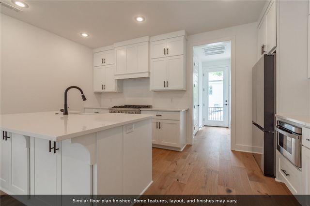 1316 S College Avenue, Fayetteville, AR 72701