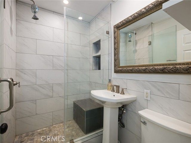 7559 Midfield Avenue, Los Angeles, CA 90045