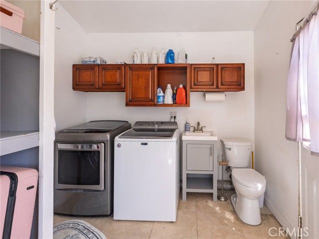 7559 Midfield Avenue, Los Angeles, CA 90045