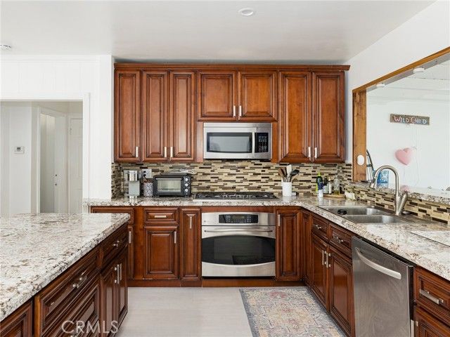 7559 Midfield Avenue, Los Angeles, CA 90045