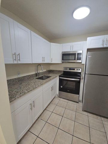129 Hastings 129, West Palm Beach, FL 33417