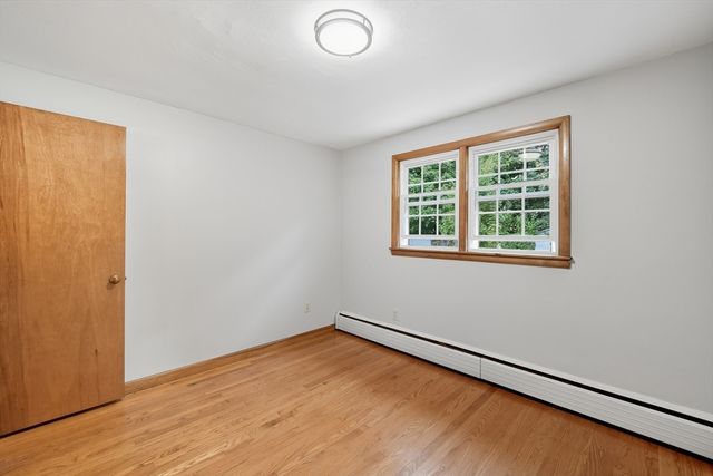 92 Highland St, Agawam, MA 01030