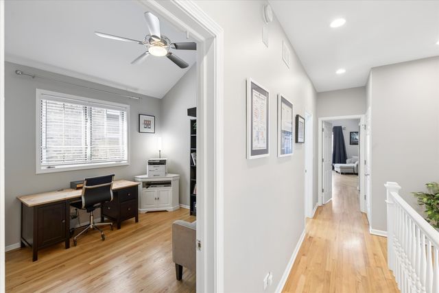2338 N OAKLEY Avenue, Chicago, IL 60647