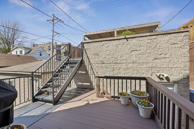 2338 N OAKLEY Avenue, Chicago, IL 60647