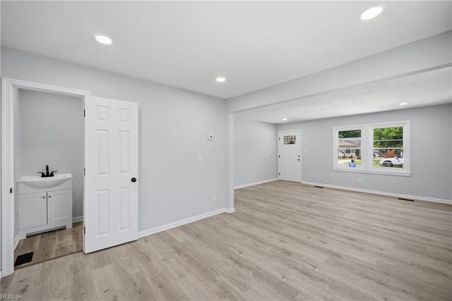 2241 Tennessee DR, Chesapeake, VA 23323