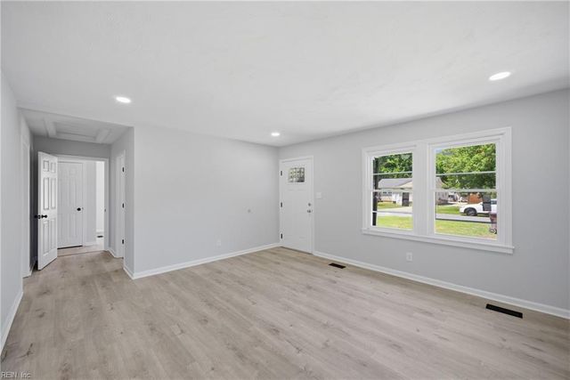 2241 Tennessee DR, Chesapeake, VA 23323
