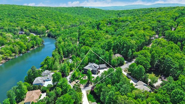 142 Pineridge Loop, Crossville, TN 38558