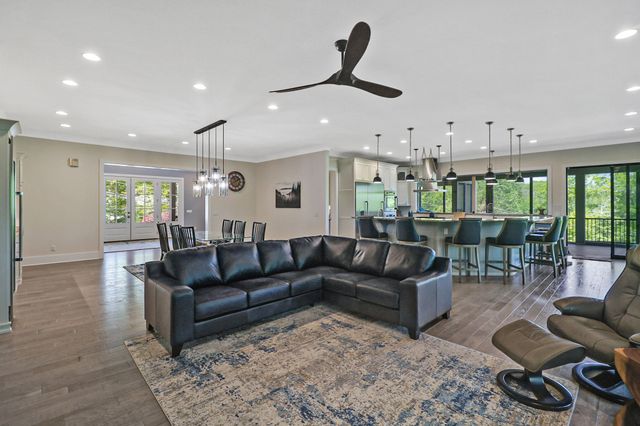 142 Pineridge Loop, Crossville, TN 38558