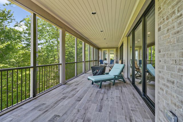 142 Pineridge Loop, Crossville, TN 38558