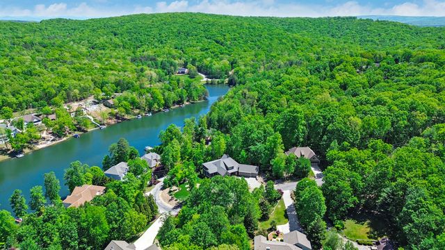 142 Pineridge Loop, Crossville, TN 38558