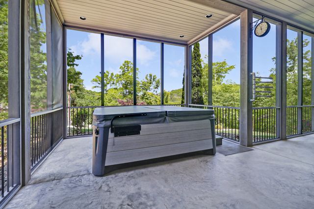 142 Pineridge Loop, Crossville, TN 38558