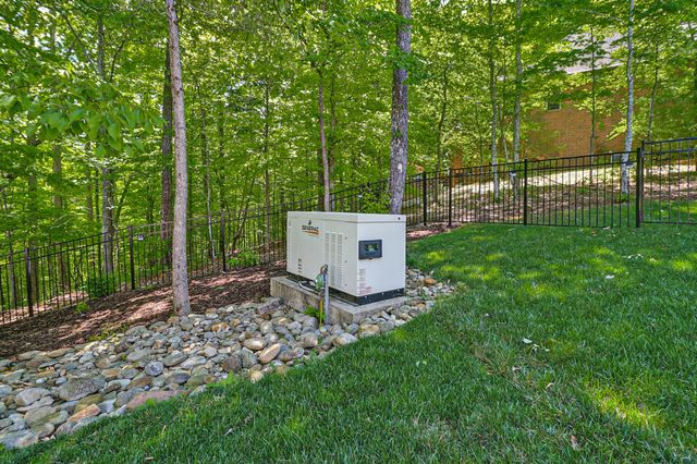 142 Pineridge Loop, Crossville, TN 38558