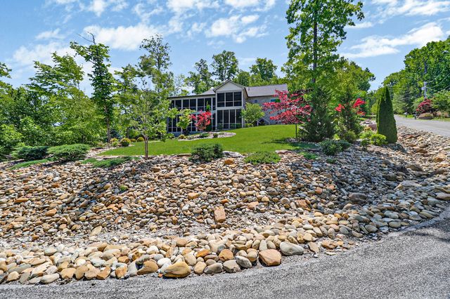 142 Pineridge Loop, Crossville, TN 38558