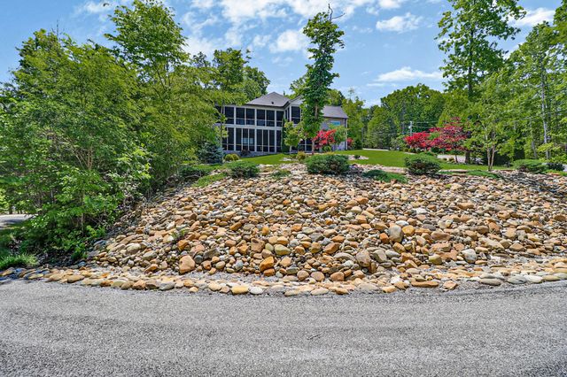 142 Pineridge Loop, Crossville, TN 38558