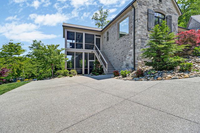 142 Pineridge Loop, Crossville, TN 38558