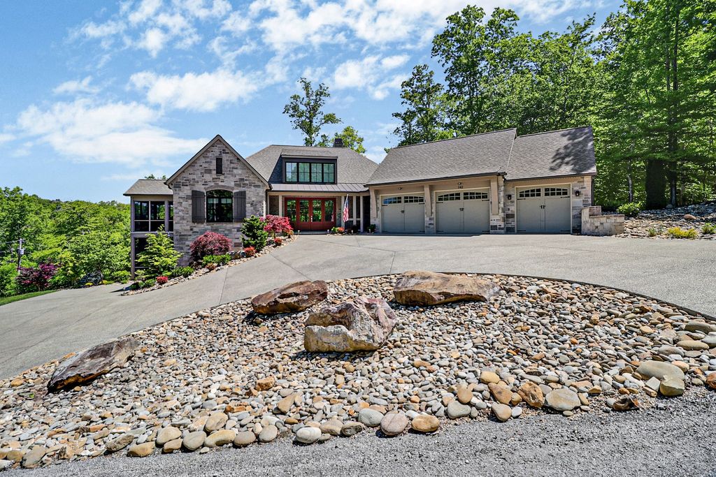 142 Pineridge Loop, Crossville, TN 38558