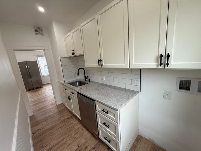 19 Reeves St 3, Worcester, MA 01607