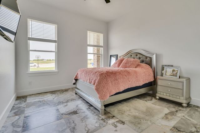 7299 Tom Trail, Krum, TX 76249