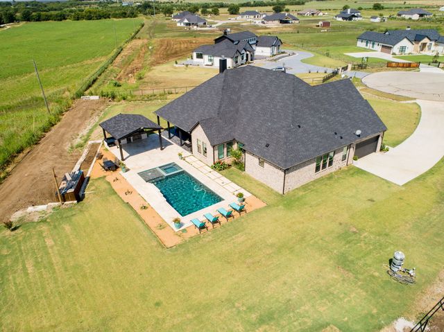 7299 Tom Trail, Krum, TX 76249