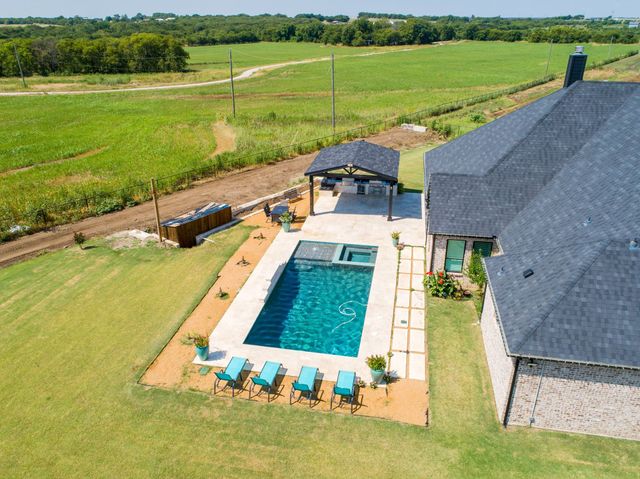 7299 Tom Trail, Krum, TX 76249