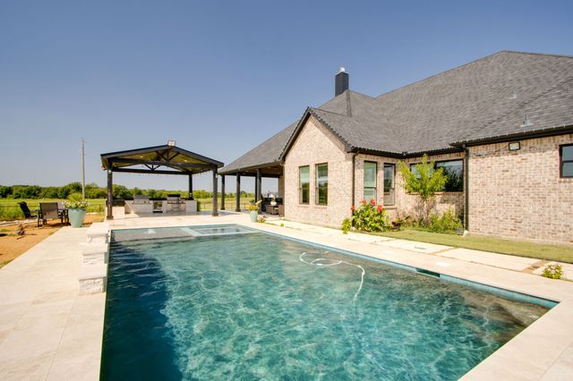 7299 Tom Trail, Krum, TX 76249